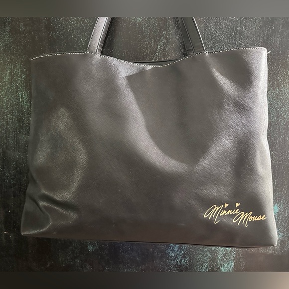 Disney Parks Exclusive Large Weekender Tote Minnie Mouse Featuring The Castle - Picture 4 of 4